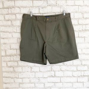 NWT Honors Olive Green Pleated Chino Shorts Sz 42